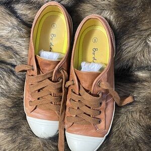 Women's Tan Sneakers